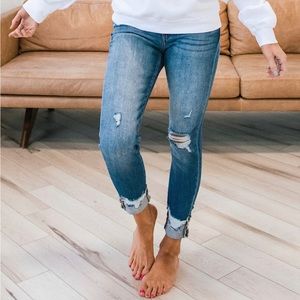 KanCan distressed cuffed ankle length denim sz 27